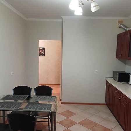 Appartamento Cosy Flat Kiev Esterno foto