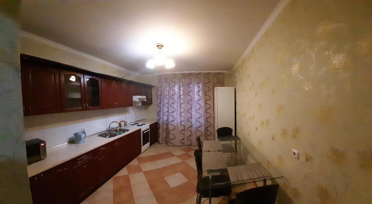Appartamento Cosy Flat Kiev Esterno foto