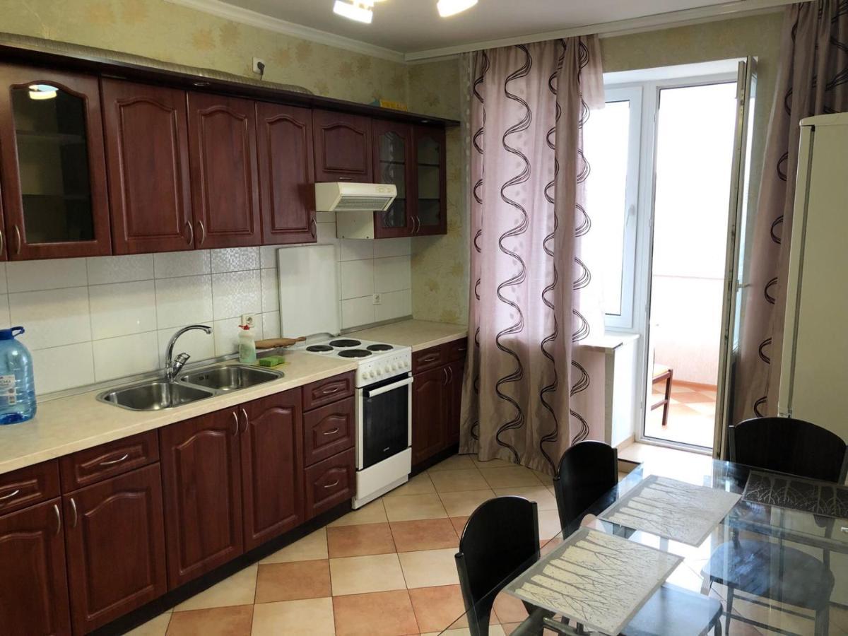 Appartamento Cosy Flat Kiev Esterno foto
